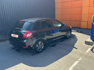 2011 Kia Ceed I Рестайлинг, чёрный, 700000 рублей, вид 1