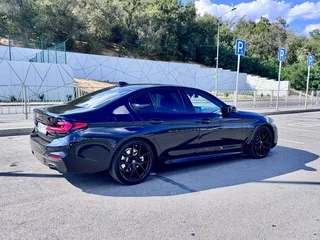 2019 BMW 5 серии 520d VII (G30/G31/G38), чёрный, 3850000 рублей, вид 3