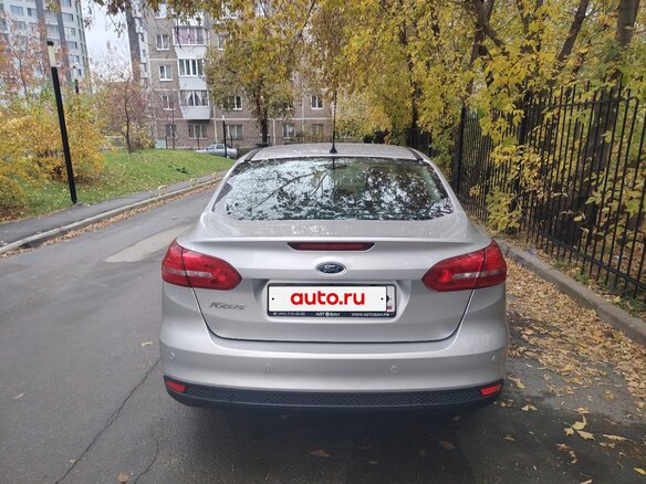 2016 Ford Focus III Рестайлинг, серебристый, 1200000 рублей - вид 4
