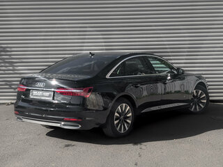 2021 Audi A6 45 TFSI V (C8), чёрный, 4500000 рублей, вид 5