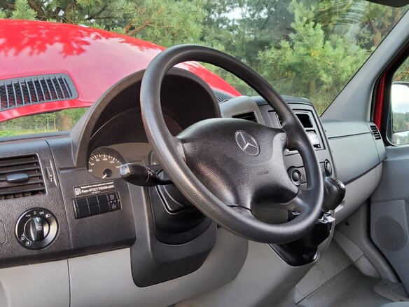2012 Mercedes-Benz Sprinter, красный - вид 13
