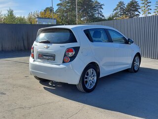 2014 Chevrolet Aveo II, белый, 599000 рублей, вид 5