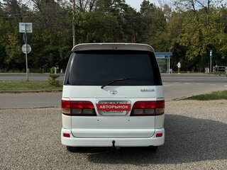 2000 Toyota Regius I Рестайлинг, белый, 890000 рублей, вид 5