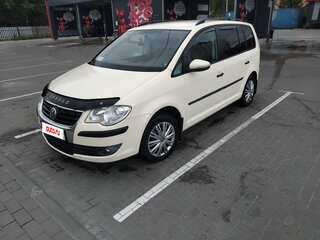 2010 Volkswagen Touran EcoFuel I Рестайлинг, бежевый, 599987 рублей, вид 1