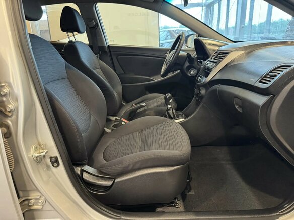 2014 Hyundai Solaris I Рестайлинг, серебристый - вид 9