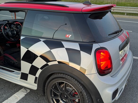 2019 Mini Hatch JCW III (F55/F56) Рестайлинг, серебристый, 2400000 рублей - вид 5