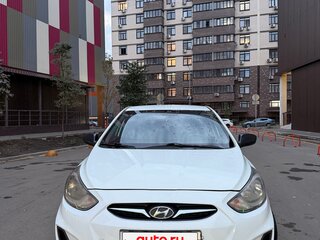 2013 Hyundai Solaris I, белый, 760000 рублей, вид 2