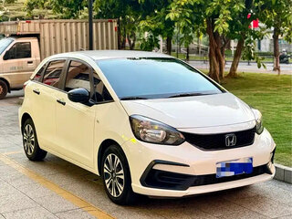 2023 Honda Fit Crosstar IV Рестайлинг, белый, 1037000 рублей, вид 3