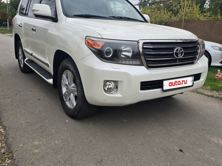 2014 Toyota Land Cruiser 200 Series Рестайлинг 1, белый, 4450000 рублей, вид 2