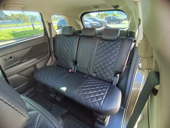 2019 Mitsubishi Outlander III Рестайлинг 3, коричневый, 1860000 рублей - вид 9