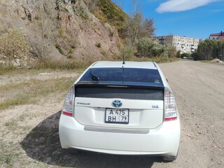 2011 Toyota Prius III Рестайлинг (XW30), белый, 994000 рублей, вид 2