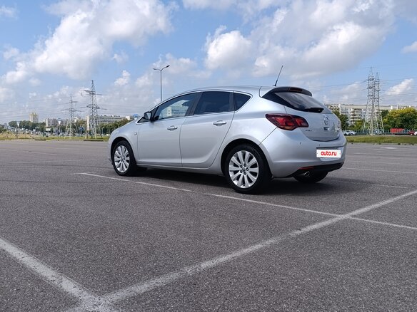 2012 Opel Astra J, серебристый, 730000 рублей - вид 4
