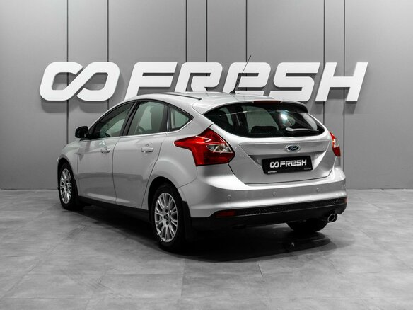 2011 Ford Focus III, серебристый, 1000000 рублей - вид 1