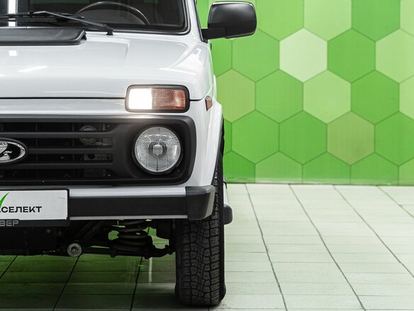 2024 Lada (ВАЗ) Niva Legend I, белый, 800000 рублей - вид 9