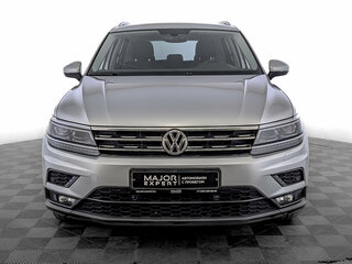 2017 Volkswagen Tiguan II, серебристый, 1990000 рублей, вид 2