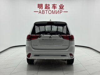 2022 Mitsubishi Outlander III Рестайлинг 3, белый, 2120000 рублей, вид 5