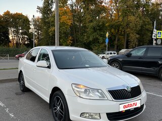 2011 Skoda Octavia II (A5) Рестайлинг, белый, 625000 рублей, вид 2