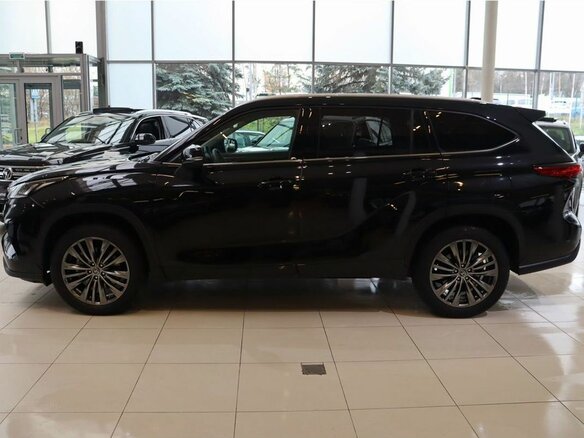 2026 Toyota Highlander IV (XU70), чёрный - вид 3