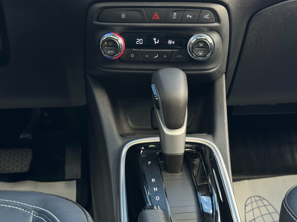 2023 Chevrolet Tracker IV, чёрный, 2265000 рублей - вид 14