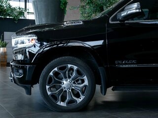 2023 Ram 1500 Crew Cab eTorque V, чёрный, 9500000 рублей, вид 3