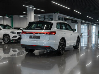 2026 Volkswagen Touareg III Рестайлинг, белый, 11750000 рублей, вид 5