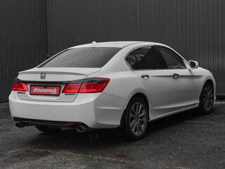 2013 Honda Accord IX, белый, 1370000 рублей, вид 4