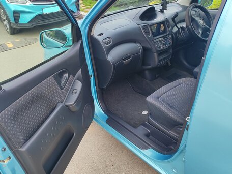 2004 Toyota FunCargo, голубой, 520000 рублей, вид 5
