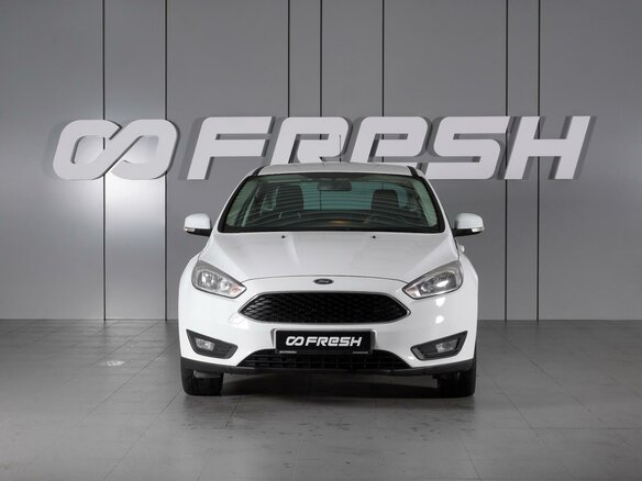 2016 Ford Focus III Рестайлинг, белый, 1299000 рублей - вид 2