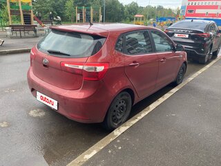 2015 Kia Rio III Рестайлинг, красный, 850000 рублей, вид 5