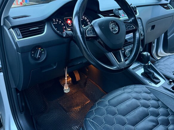 2017 Skoda Octavia III (A7), серебристый - вид 8