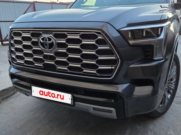 2023 Toyota Sequoia III, серый, 15000000 рублей - вид 10