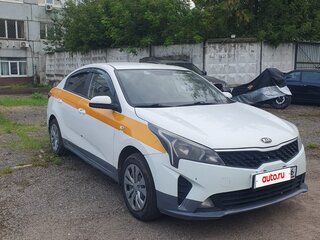 2021 Kia Rio IV Рестайлинг, белый, 800000 рублей, вид 2