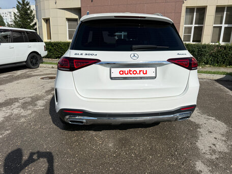 2020 Mercedes-Benz GLE 300 d II (V167), белый, 6200000 рублей, вид 3