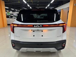 2023 Kia Seltos I Рестайлинг, белый, 1734009 рублей, вид 5