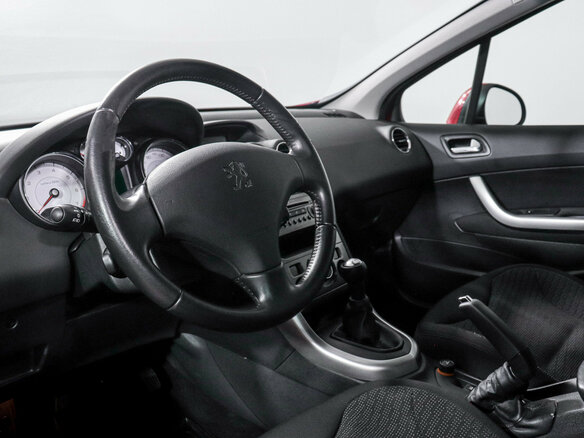 2009 Peugeot 308 I, красный, 640000 рублей - вид 13