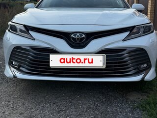 2018 Toyota Camry VIII (XV70), белый, 2650000 рублей, вид 2