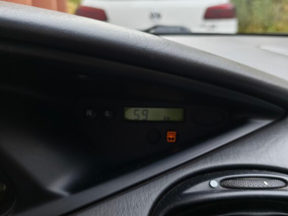 2004 Ford Focus I Рестайлинг, серебристый, 230000 рублей - вид 16