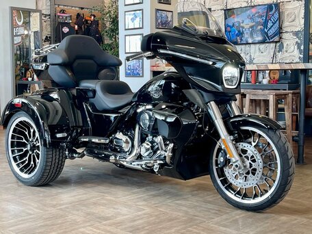 2026 Harley-Davidson Tri Glide, чёрный, 6950000 рублей, вид 1