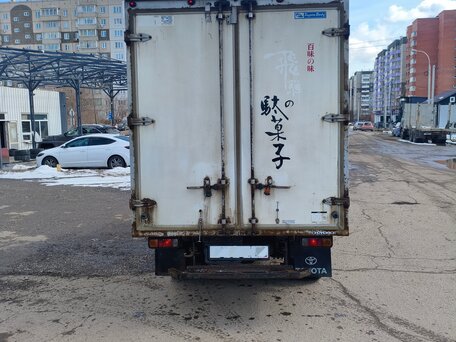 2004 Toyota Dyna, белый, 2200000 рублей, вид 5