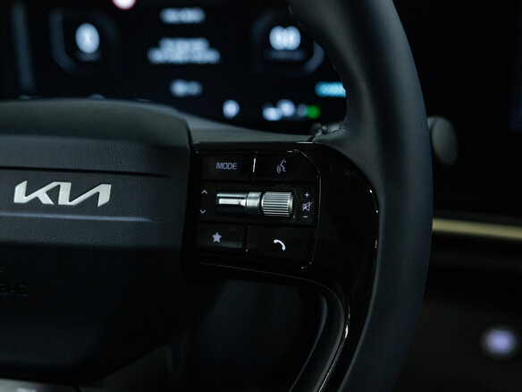 2026 Kia Carnival IV Рестайлинг, серый, 7250000 рублей - вид 13