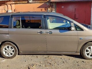 2009 Toyota ISis I Рестайлинг, коричневый, 1150000 рублей, вид 3