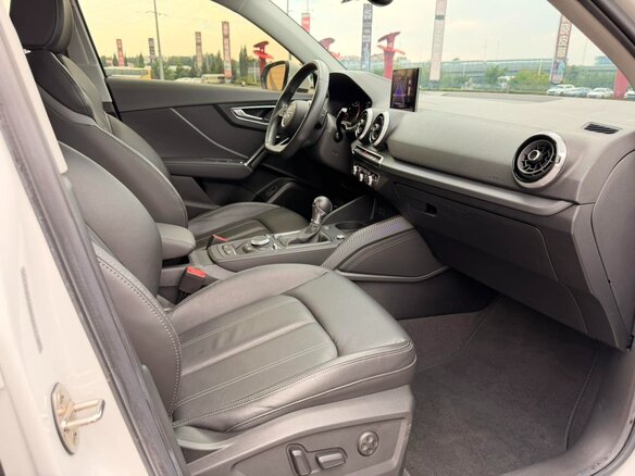 2022 Audi Q2 L 35 TFSI I Рестайлинг, белый, 1590000 рублей - вид 13