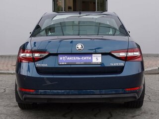 2018 Skoda Superb III, синий, 1667000 рублей, вид 5