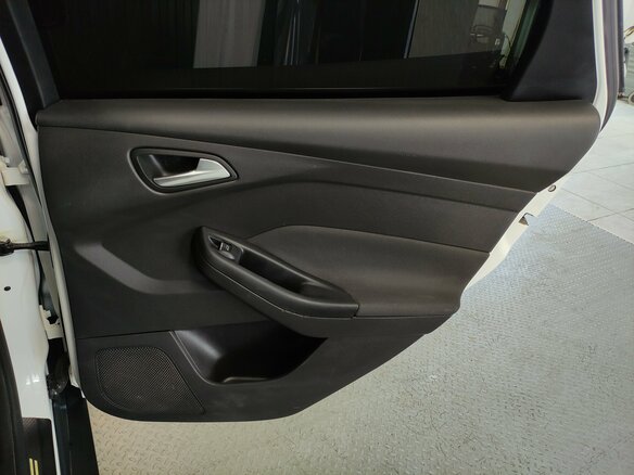 2012 Ford Focus III, белый, 740000 рублей - вид 16