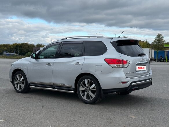 2014 Nissan Pathfinder IV, серебристый, 1690000 рублей - вид 6