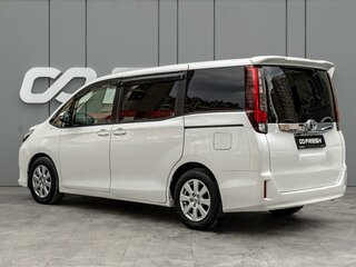 2015 Toyota Noah III (R80), белый, 1760000 рублей, вид 2