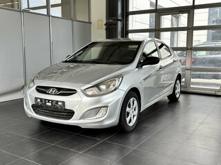 2014 Hyundai Solaris I, серебристый, 900000 рублей, вид 3