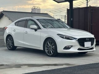 2019 Mazda Axela III Рестайлинг, белый, 957000 рублей, вид 1