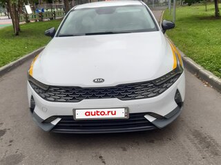 2022 Kia K5 III, белый, 1950000 рублей, вид 1