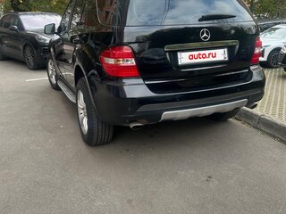 2005 Mercedes-Benz M-Класс 280 II (W164), чёрный, 1540000 рублей, вид 2